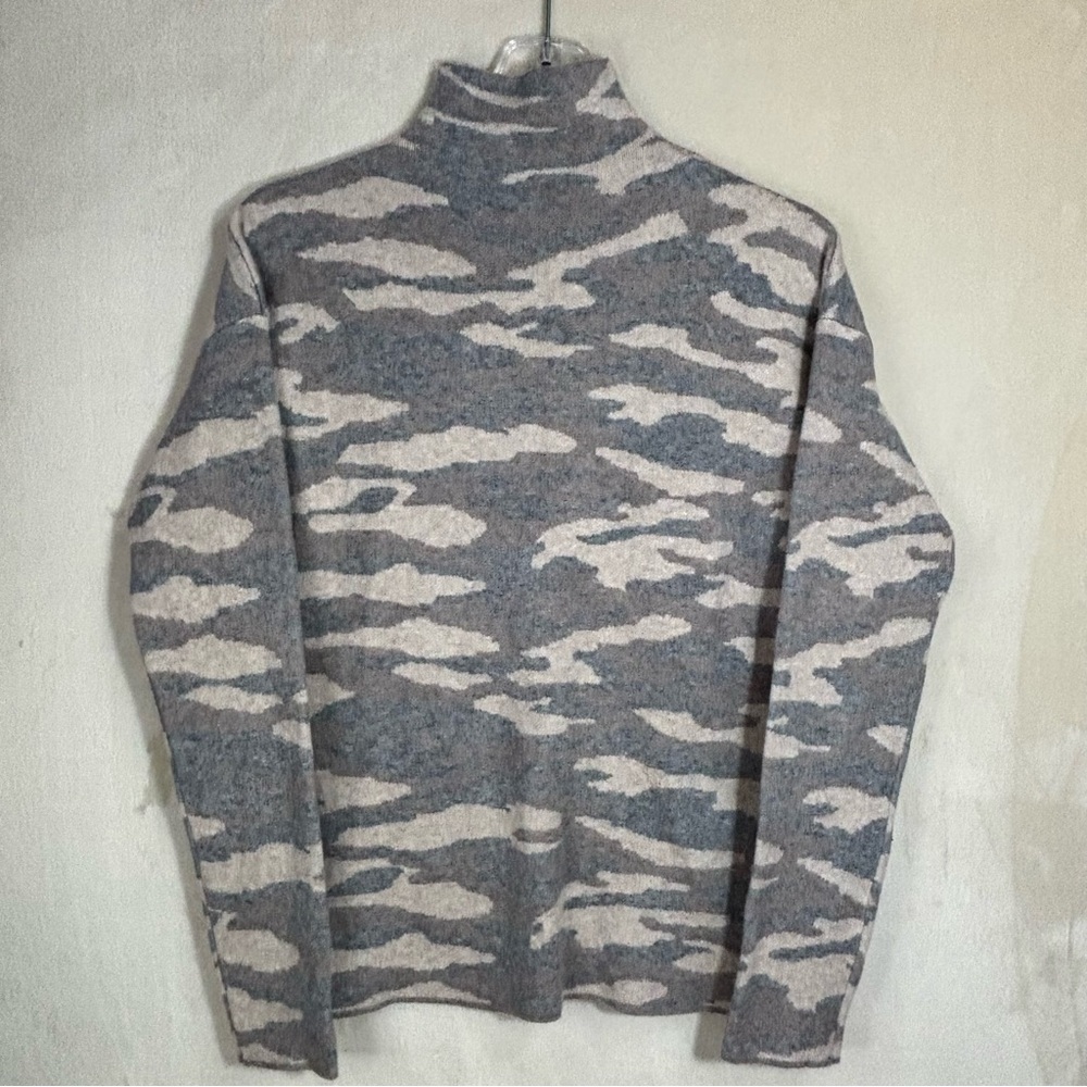 Tahari Women’s Camo Print Mock Neck Pullover Soft Sweater Size M
